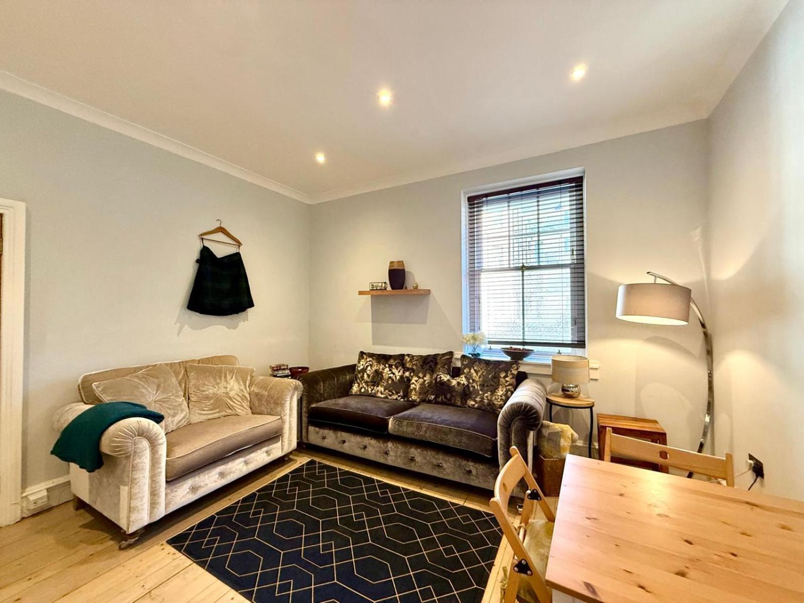 Stunning 2 Bed Apt Nr The Royal Mile & The Castle — Photos 2